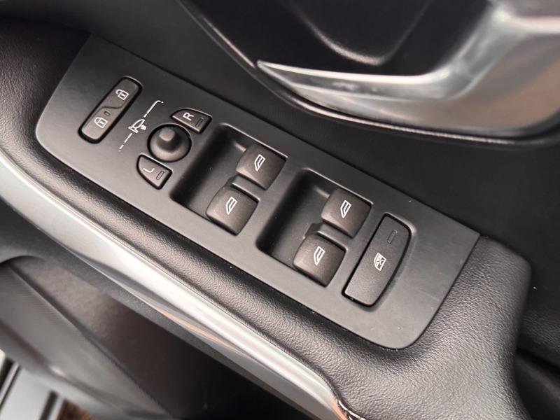 Used Volvo V40 2016 for sale - 76768916: Photo 13