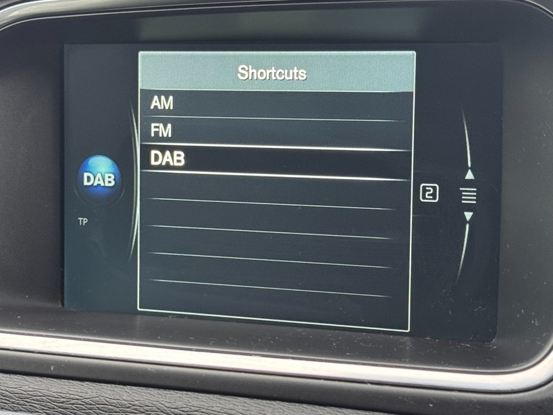 Used Volvo V40 2016 for sale - 76768916: Photo 17