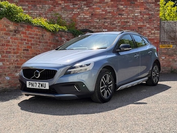 Used Volvo V40 2017 for sale - 79314293: Photo