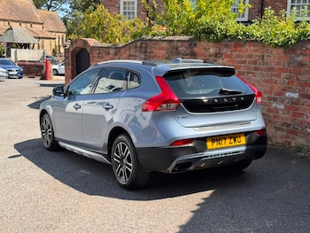 Used Volvo V40 2017 for sale - 79314293: Photo