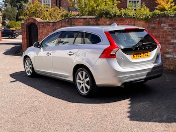 Used Volvo V60 2016 for sale - 79266250: Photo