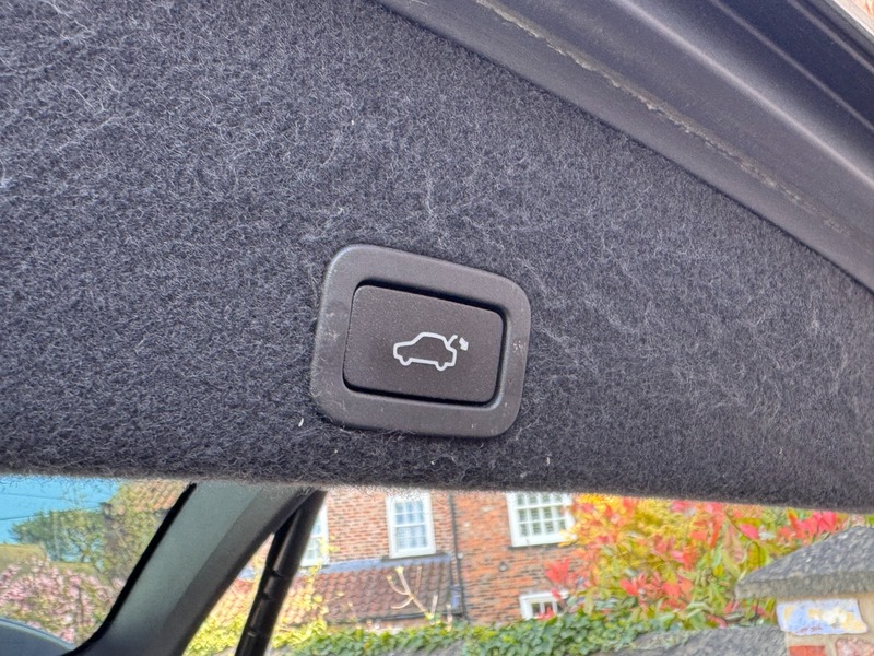 Used Volvo XC60 2015 for sale - 78201395: Photo 11