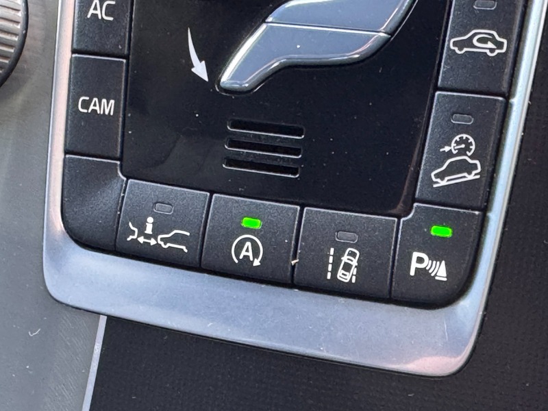 Used Volvo XC60 2015 for sale - 78201395: Photo 25