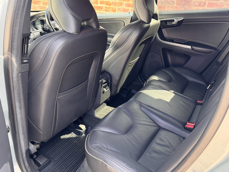 Used Volvo XC60 2015 for sale - 78201395: Photo 6