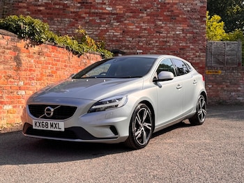 Used Volvo V40 2018 for sale - 79266298: Photo
