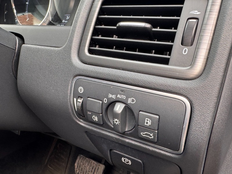 Used Volvo XC70 2016 for sale - 76163729: Photo 16