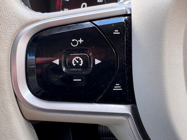 Used Volvo V60 2018 for sale - 76185839: Photo 25