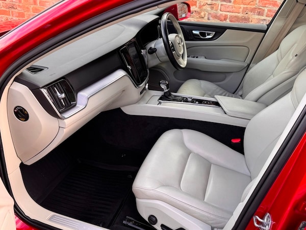 Used Volvo V60 2018 for sale - 76185839: Photo 3