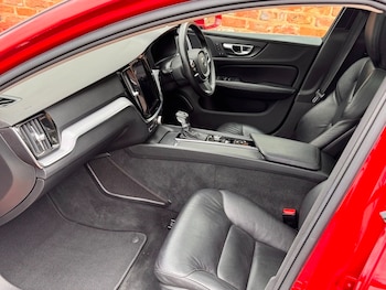 Used Volvo V60 2019 for sale - 78819840: Photo