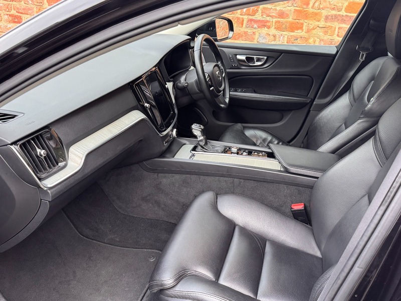 Used Volvo V60 2019 for sale - 76470709: Photo 2