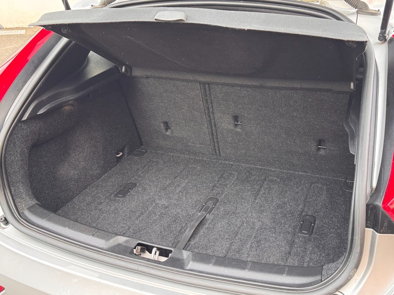 Used Volvo V40 2019 for sale - 76470736: Photo 10