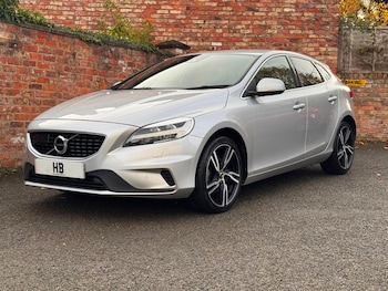 Used Volvo V40 2019 for sale - 76470736: Photo