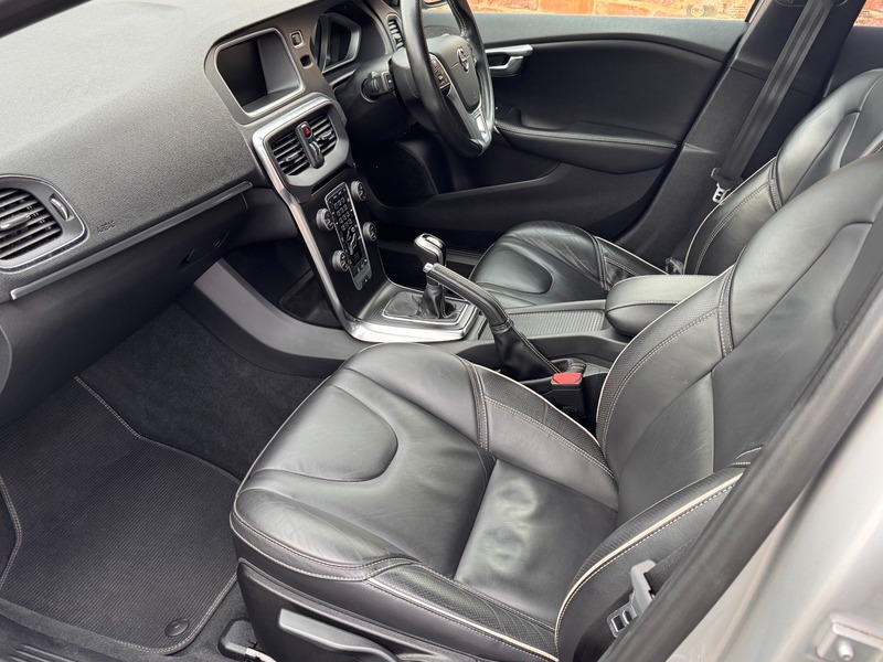 Used Volvo V40 2019 for sale - 76470736: Photo 3