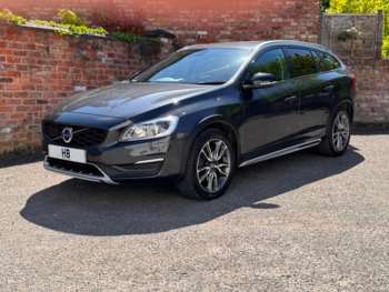Used Volvo V60 2017 for sale - 74638247: Photo