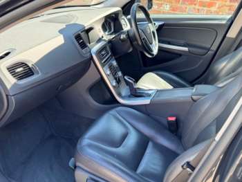 Used Volvo V60 2017 for sale - 74638247: Photo