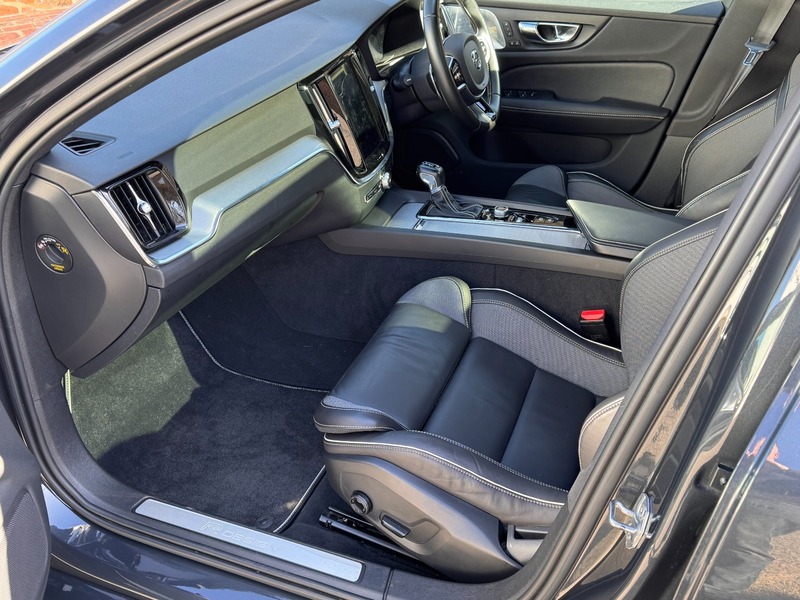 Used Volvo V60 2019 for sale - 77920972: Photo 3