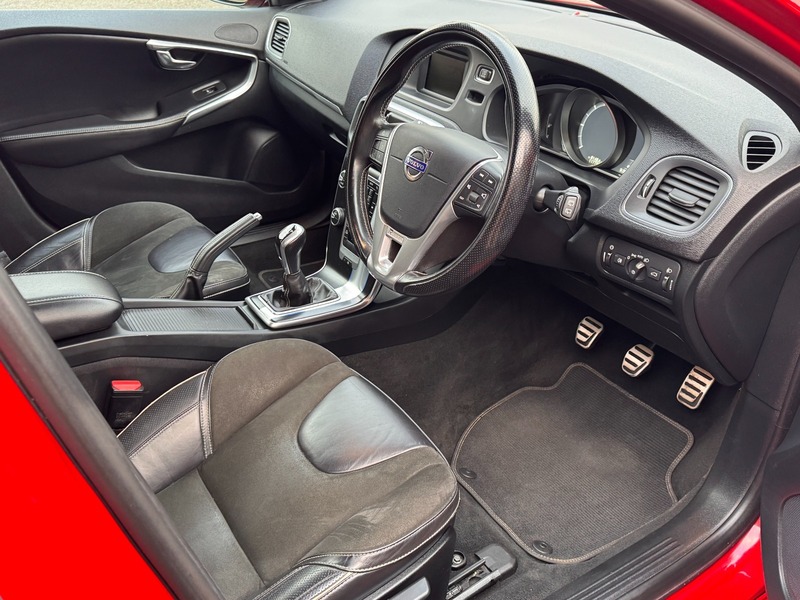 Used Volvo V40 2015 for sale - 76520884: Photo 10