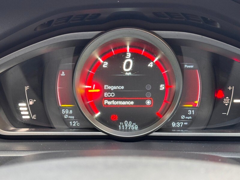 Used Volvo V40 2015 for sale - 76520884: Photo 15