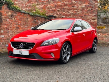 Used Volvo V40 2015 for sale - 76520884: Photo
