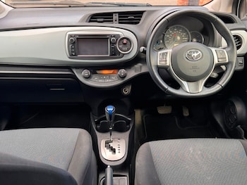 Used Toyota Yaris 2014 for sale - 75924382: Photo