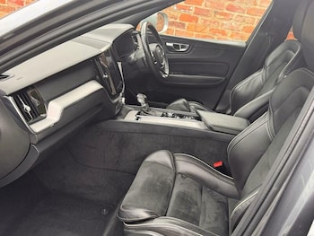 Used Volvo XC60 2018 for sale - 75739542: Photo