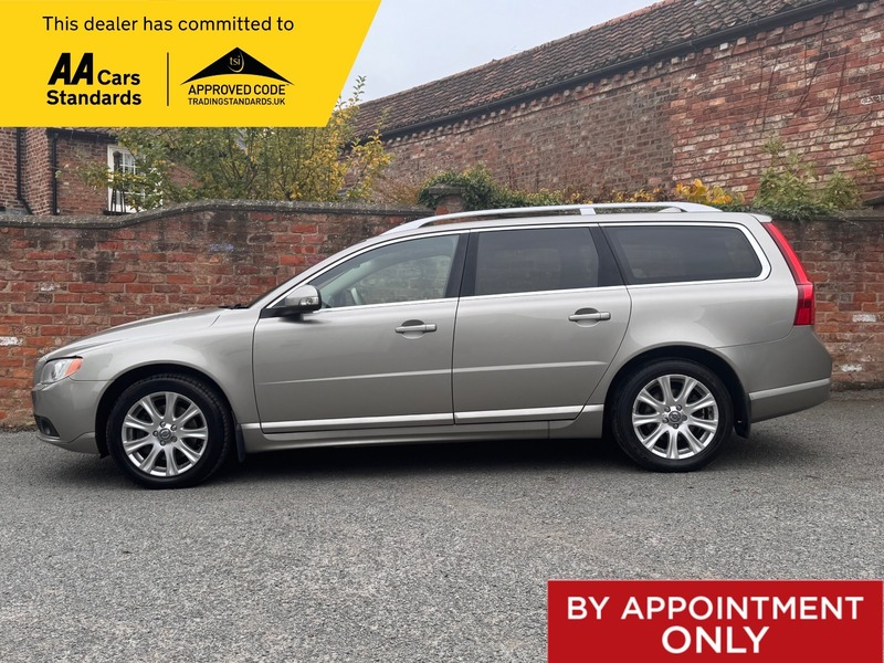 Used Volvo V70 2009 for sale - 76304535: Photo 1
