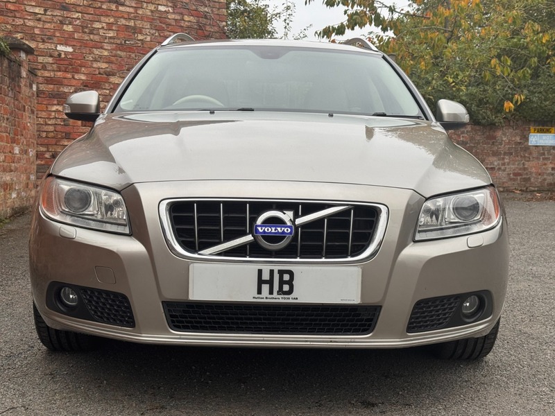 Used Volvo V70 2009 for sale - 76304535: Photo 13