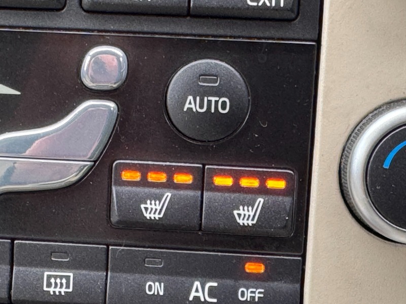 Used Volvo V70 2009 for sale - 76304535: Photo 15