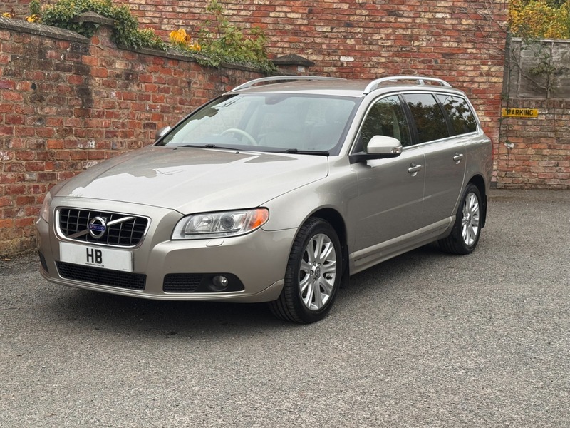 Used Volvo V70 2009 for sale - 76304535: Photo 3