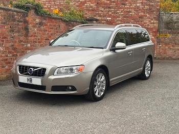 Used Volvo V70 2009 for sale - 76304535: Photo