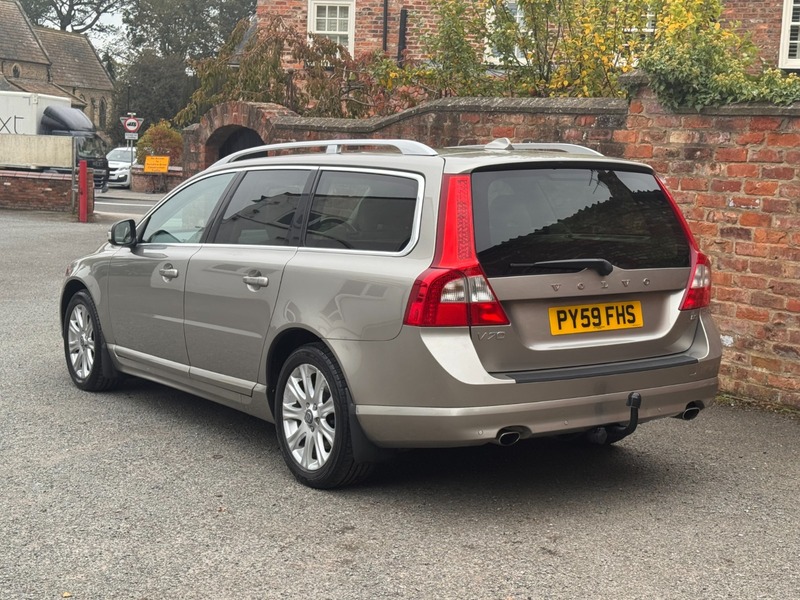 Used Volvo V70 2009 for sale - 76304535: Photo 4