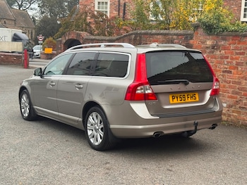 Used Volvo V70 2009 for sale - 76304535: Photo
