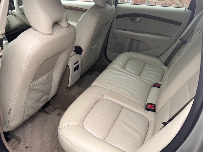 Used Volvo V70 2009 for sale - 76304535: Photo 5