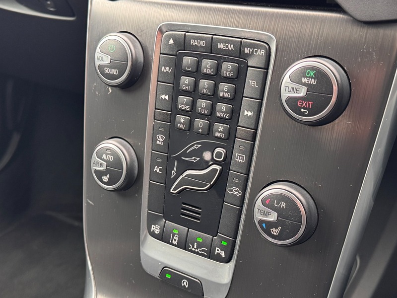 Used Volvo V40 2012 for sale - 77968117: Photo 17