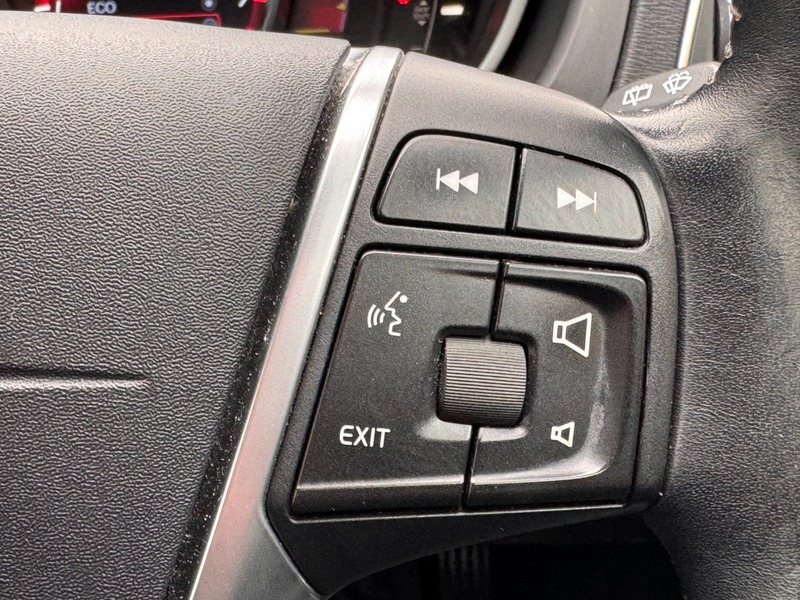 Used Volvo V40 2012 for sale - 77968117: Photo 20