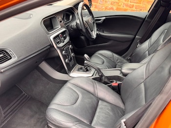 Used Volvo V40 2012 for sale - 77968117: Photo