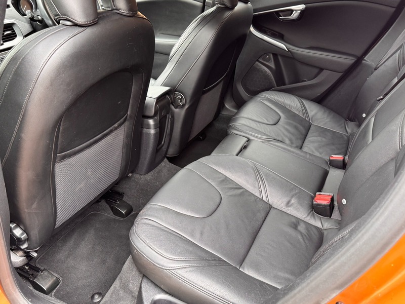 Used Volvo V40 2012 for sale - 77968117: Photo 5