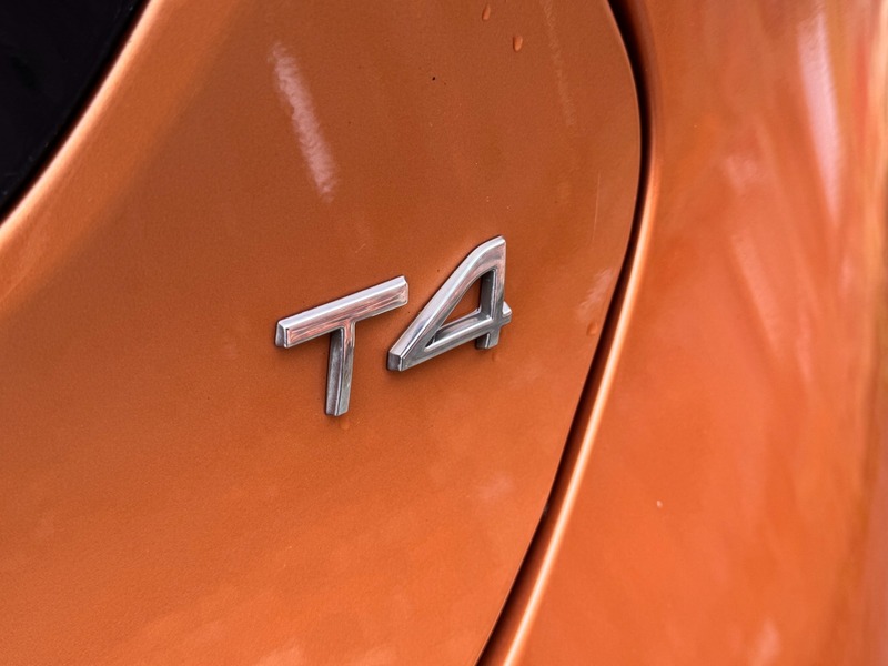 Used Volvo V40 2012 for sale - 77968117: Photo 8