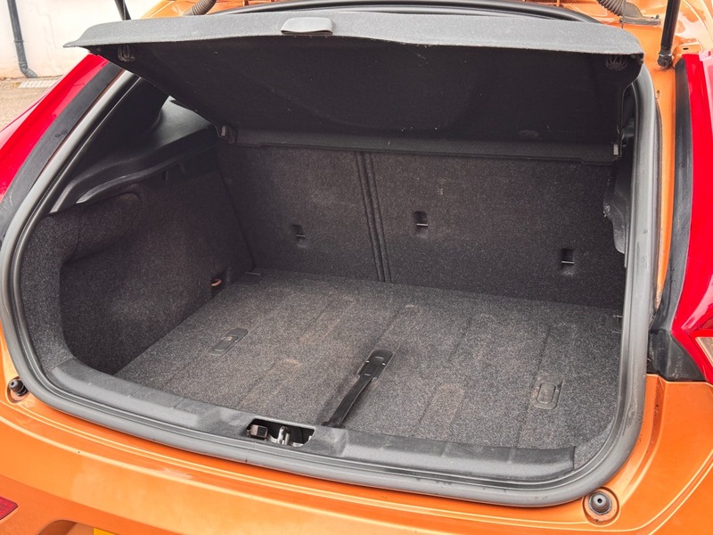 Used Volvo V40 2012 for sale - 77968117: Photo 9