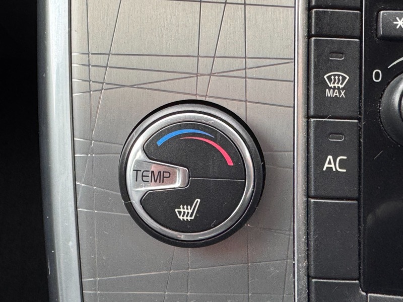 Used Volvo XC70 2013 for sale - 77535617: Photo 17