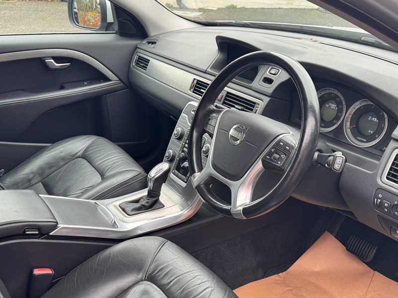 Used Volvo XC70 2013 for sale - 77535617: Photo 2