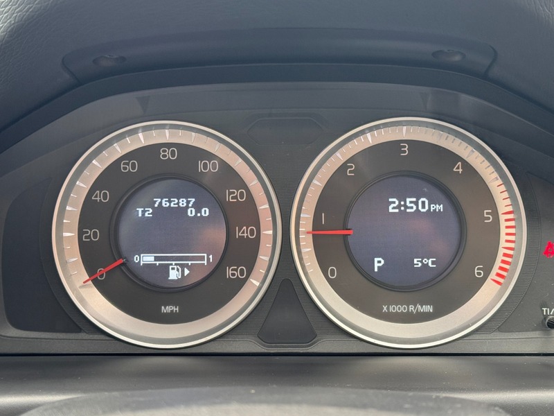 Used Volvo XC70 2013 for sale - 77535617: Photo 20