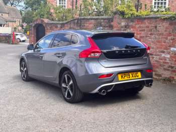 Used Volvo V40 2019 for sale - 74696093: Photo
