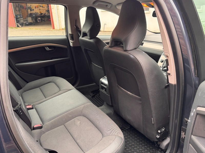 Used Volvo V70 2014 for sale - 76292245: Photo 10