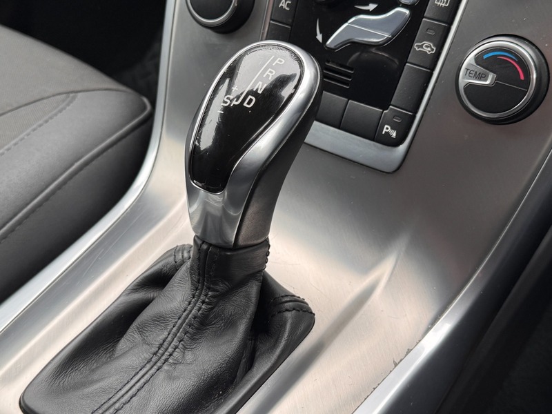 Used Volvo V70 2014 for sale - 76292245: Photo 14