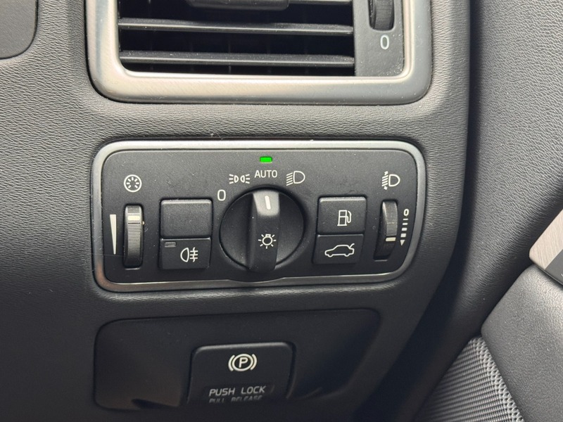 Used Volvo V70 2014 for sale - 76292245: Photo 22