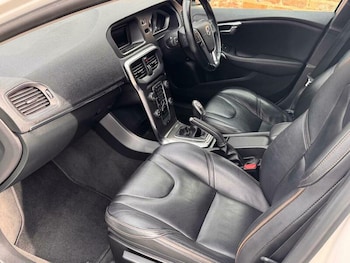 Used Volvo V40 2014 for sale - 75586074: Photo