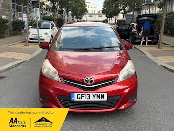 Used Toyota Yaris 2013 for sale - 79780859: Photo