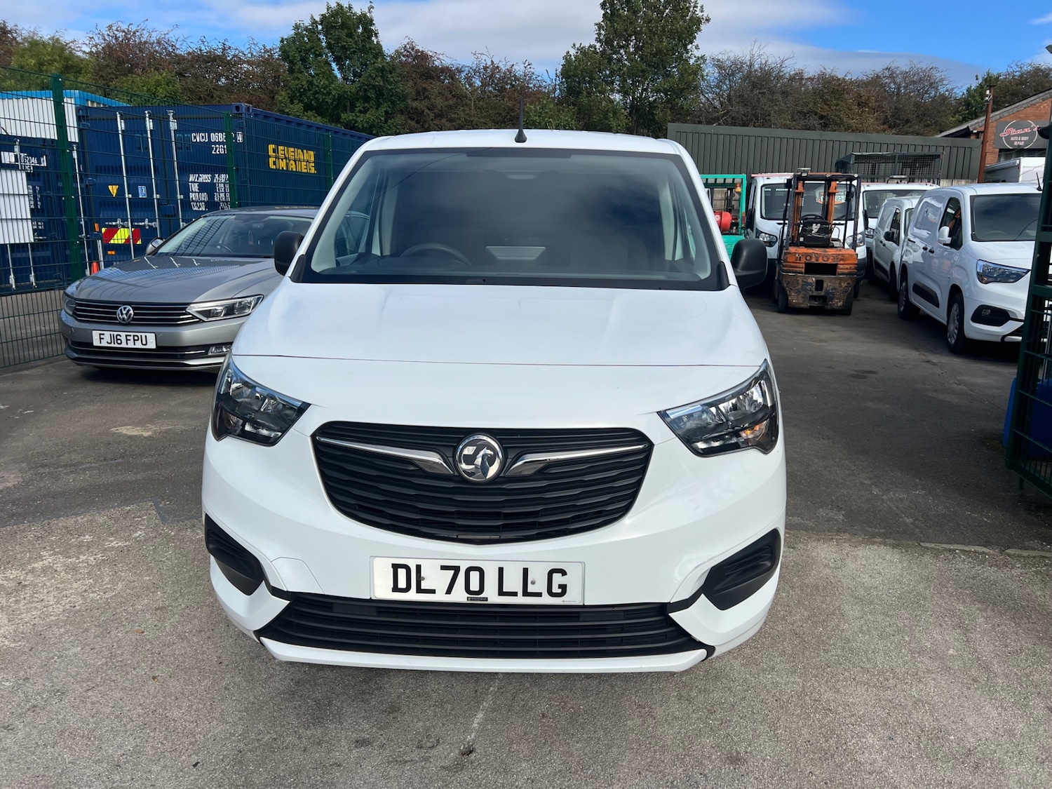 Used Vauxhall Combo 2020 for sale - 76184090: Photo 2