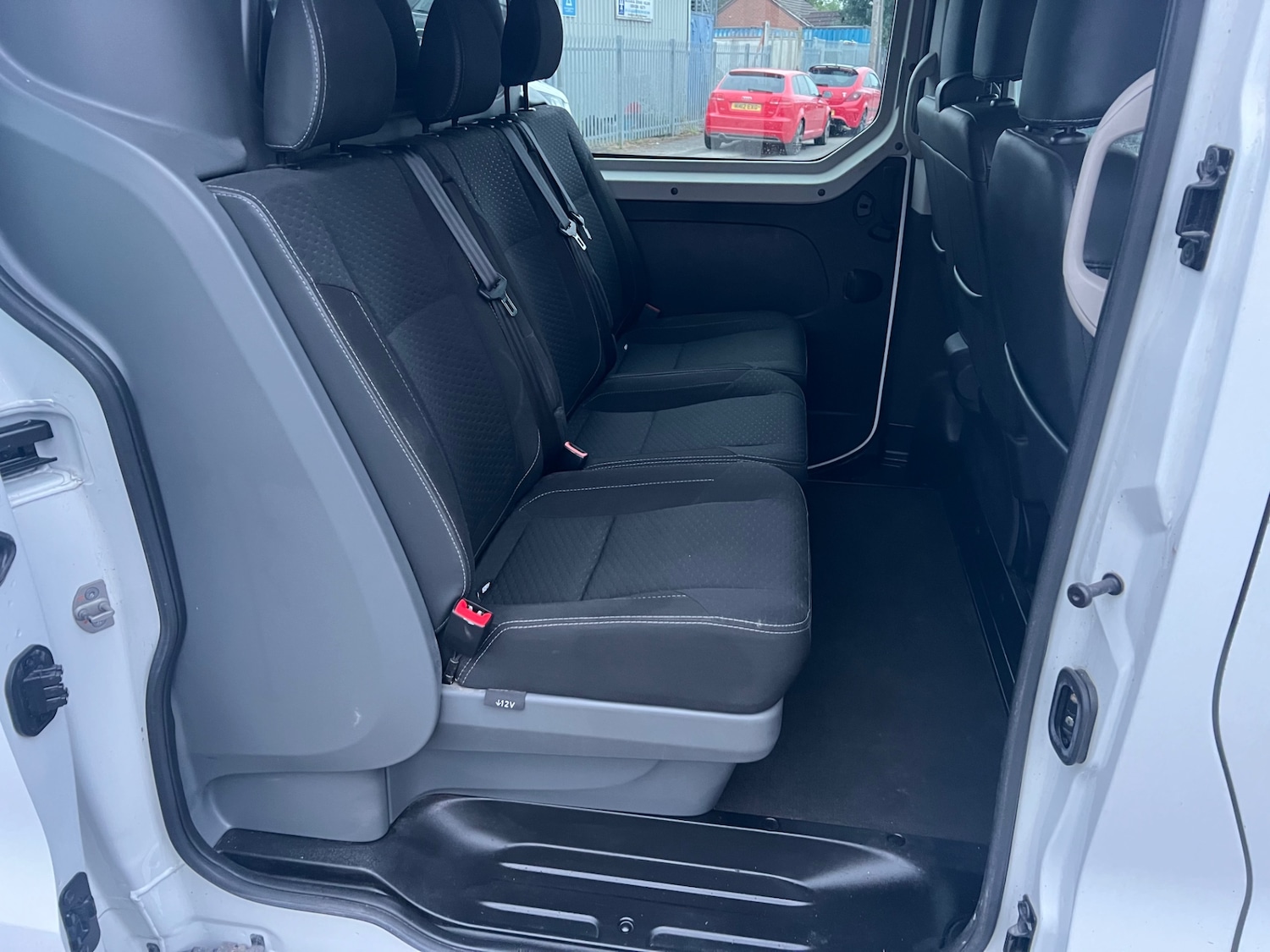 Used Vauxhall Vivaro 2018 for sale - 75677422: Photo 8